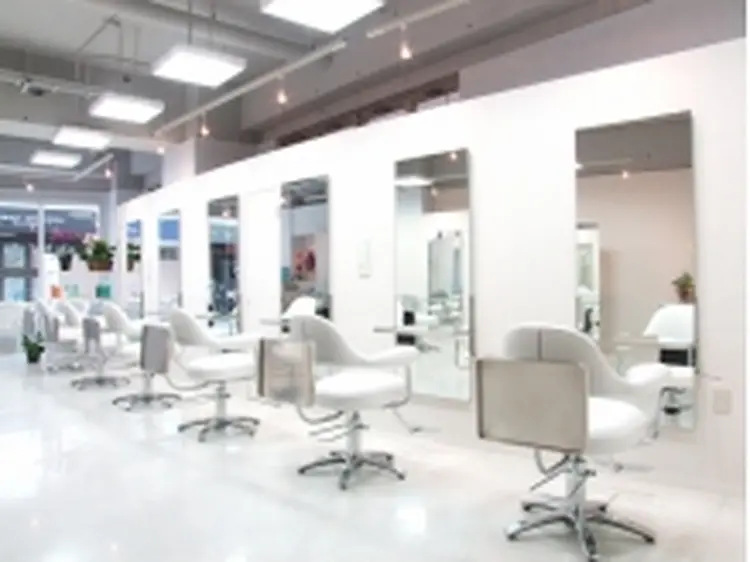 Hair&Make Azurの内観・外観2