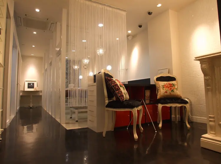 Adii & Lash 柏本店 ～まつ毛と眉の専門店～の内観・外観1