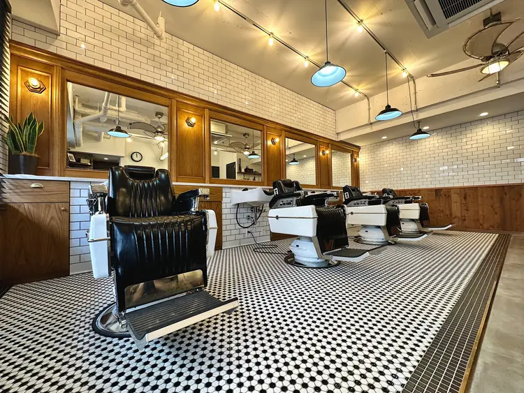 THE NUMBER THREEの内観・外観2