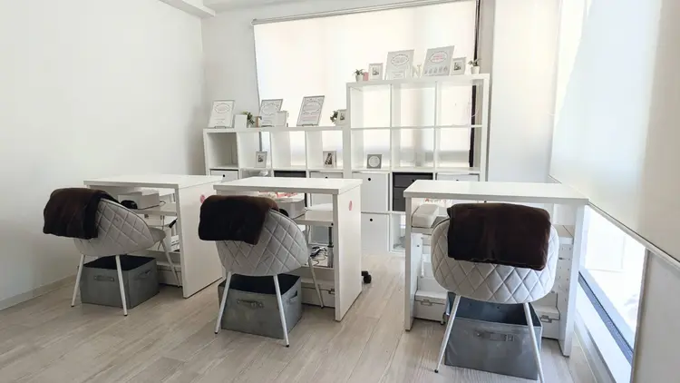 ネイルサロン ティーエヌ 三軒茶屋駅前店の内観・外観1