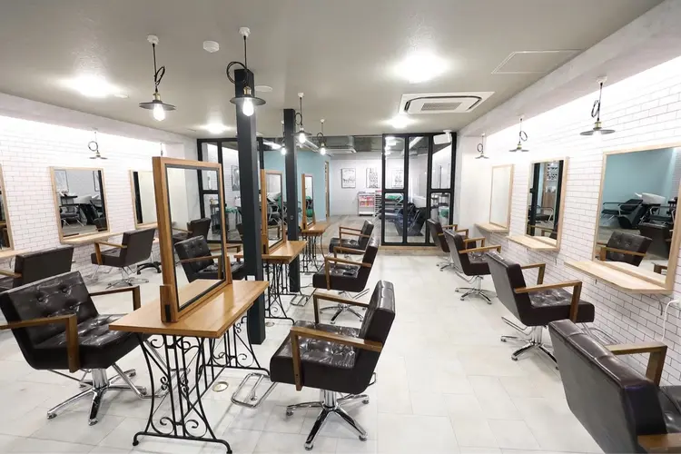 Rubik's京橋×ミルボンAujua認定サロン【ルービック】の内観・外観2