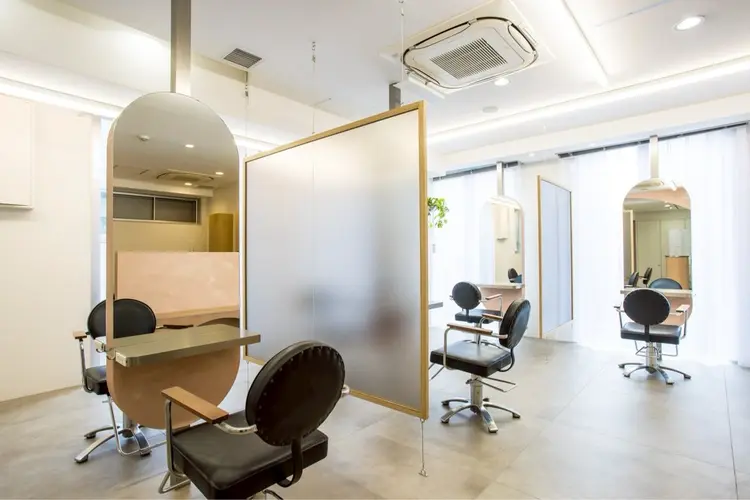 SOL by shes 梅田茶屋町の内観・外観2