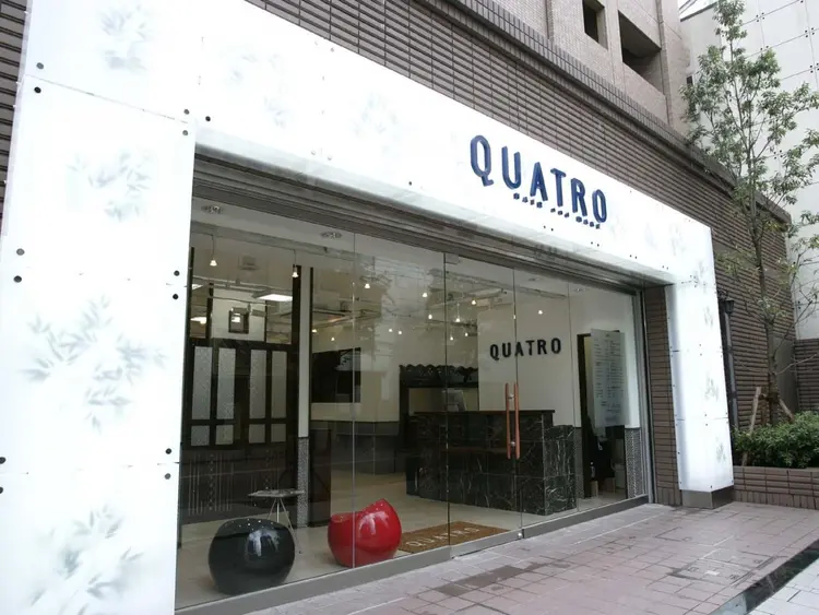 QUATRO川崎店の内観・外観2