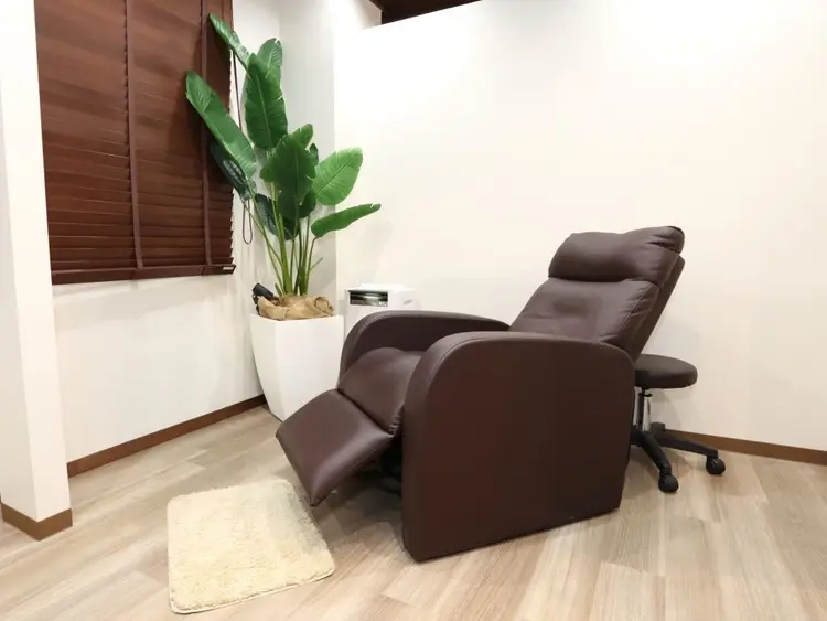 MOUTON EYE アイブロウ眉毛・まつげパーマ専門店の内観・外観2