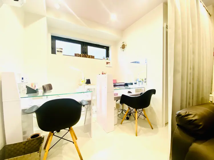 REVE hair&eyelashの内観・外観1