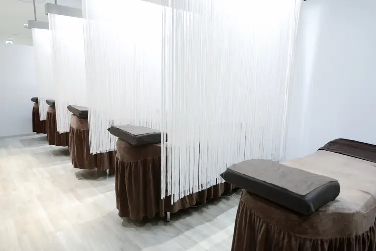 ダイヤモンドアイズ ルミネ北千住店の内観・外観2