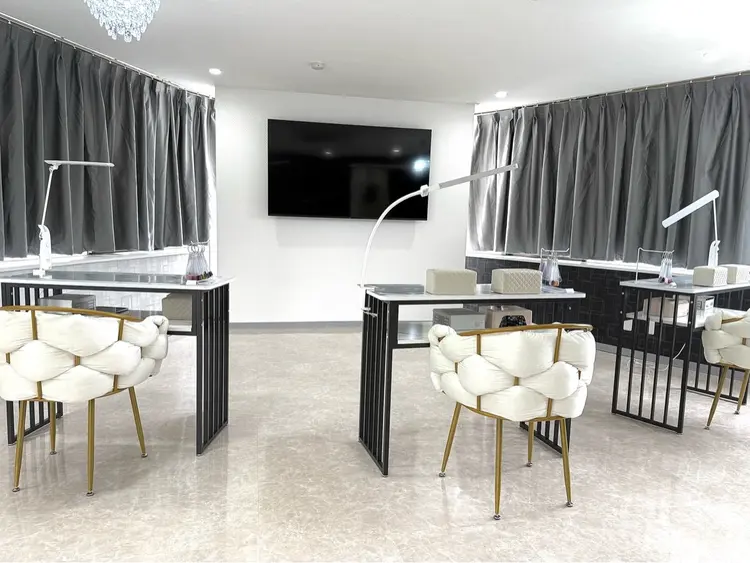 LUNON 竹ノ塚店の内観・外観1