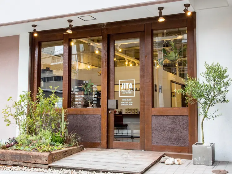 JITAの内観・外観2