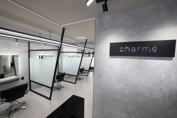 charme静岡店の内観・外観2