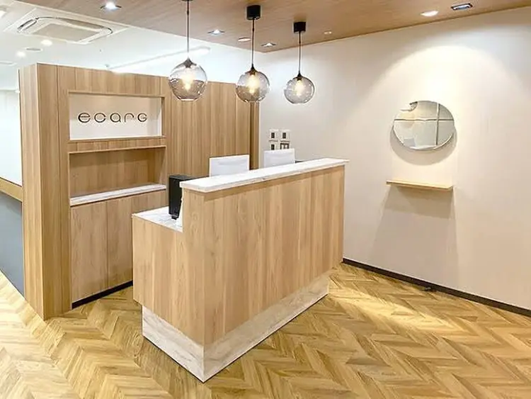 エサージュ川崎店の内観・外観1