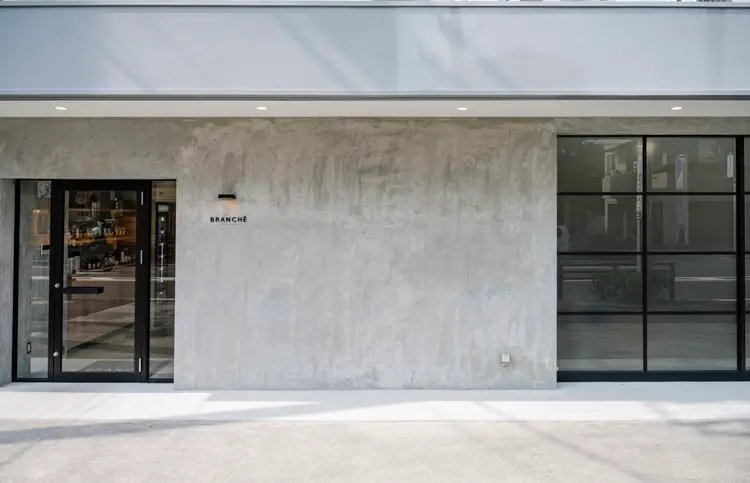 ブランシェ名鉄小幡駅前店の内観・外観1