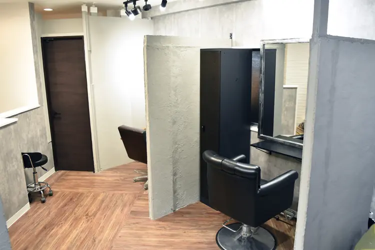 メカラボの内観・外観2