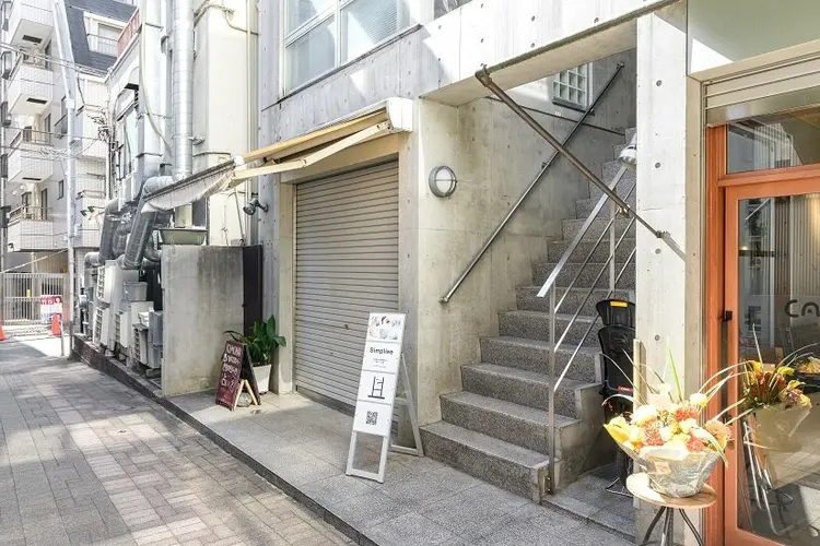 Simpliee NAIL & EYE 下北沢店 (シンプリー)の内観・外観2