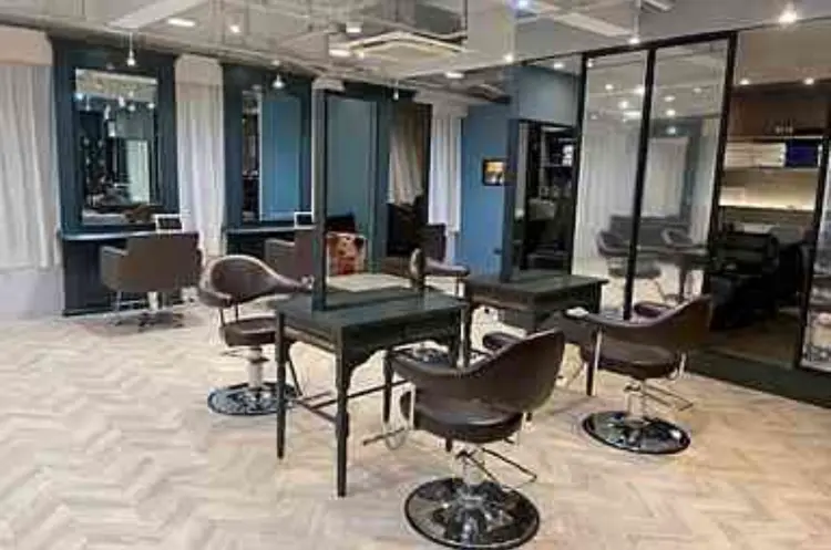 メンズサロンPivot梅田の内観・外観1