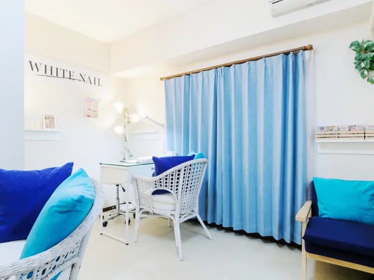 WHITE NAIL(ホワイトネイル)武蔵小杉店の内観・外観1