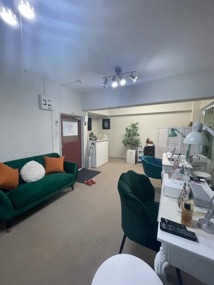 ネイルサロンダイアモンドの内観・外観3