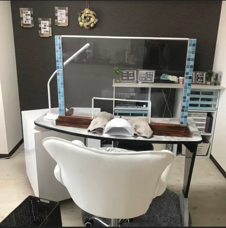 VIBLīSs nailの内観・外観1