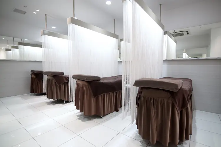 ダイヤモンドアイズ ルミネ横浜店の内観・外観3