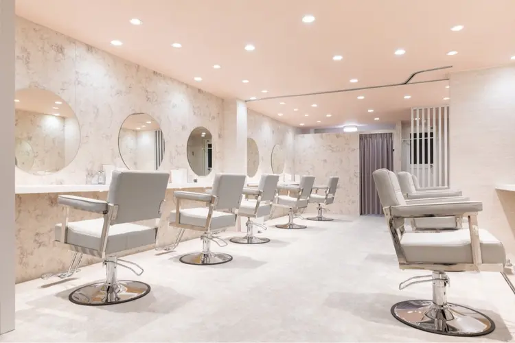 ベルグロー本店の内観・外観2