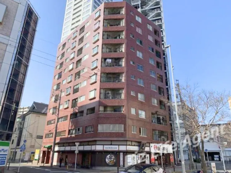 IRAISE PREMIUM EYELASH金山店の内観・外観1