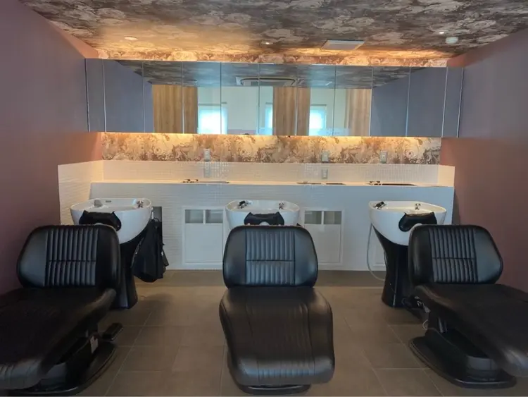 FIGARO Ribute 登美ケ丘店の内観・外観2