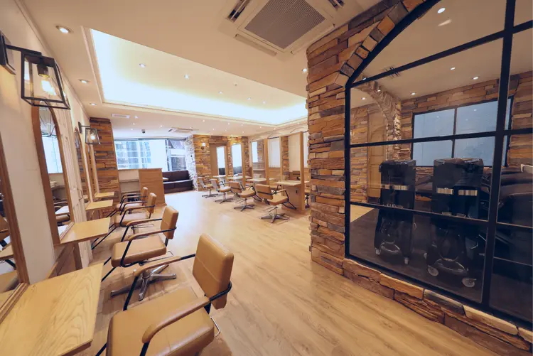 AROMA hair room 新宿3号店の内観・外観3