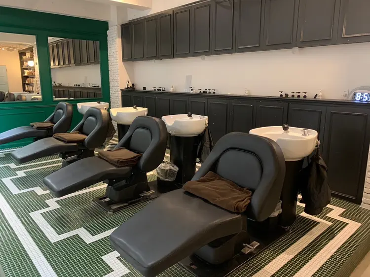 LUK　立川　髪質改善 ブリーチ メンズカット【ルーク】の内観・外観2