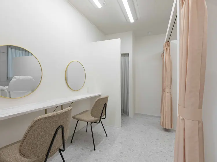 アイラッシュ　まつ毛パーマアイブロウ専門店　repos. 四日市の内観・外観2