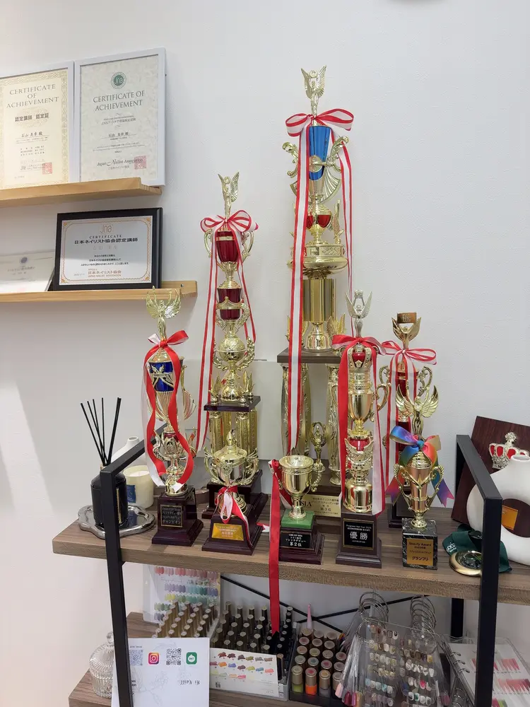 Hi nail SALON池袋の内観・外観1