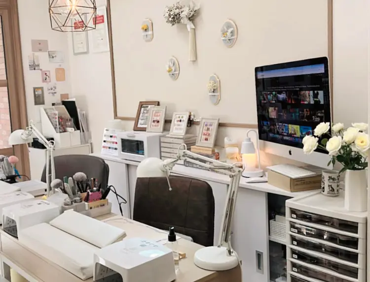 NAILS 168 大塚店の内観・外観1