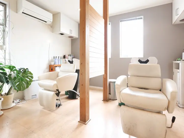 galaxy hairdressersの内観・外観3