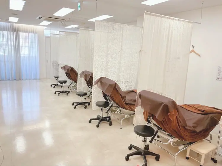 プラスアイ北千住東口店の内観・外観1