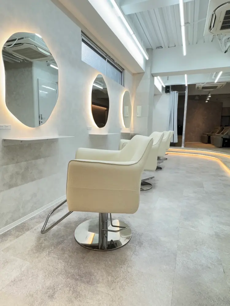 Ess  艶髪/髪質改善/韓国風【エス】の内観・外観2