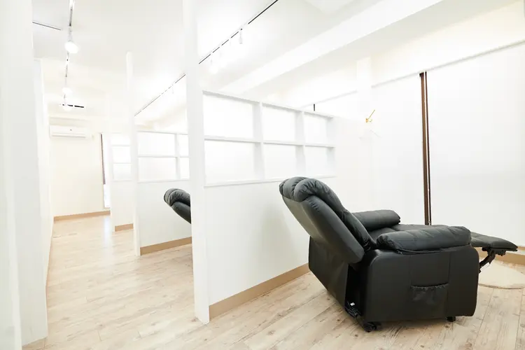 lia 越谷店の内観・外観1