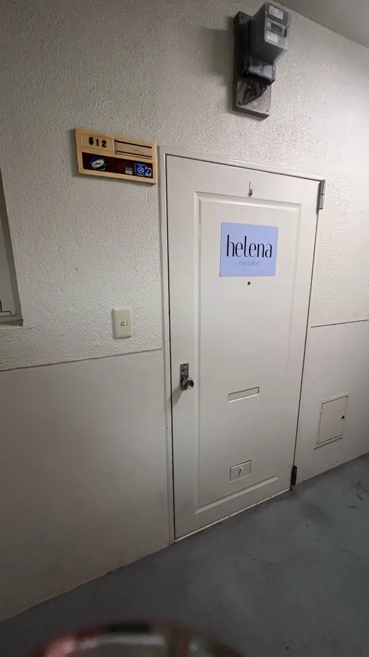 ネイルサロンヘレナ博多店の内観・外観2