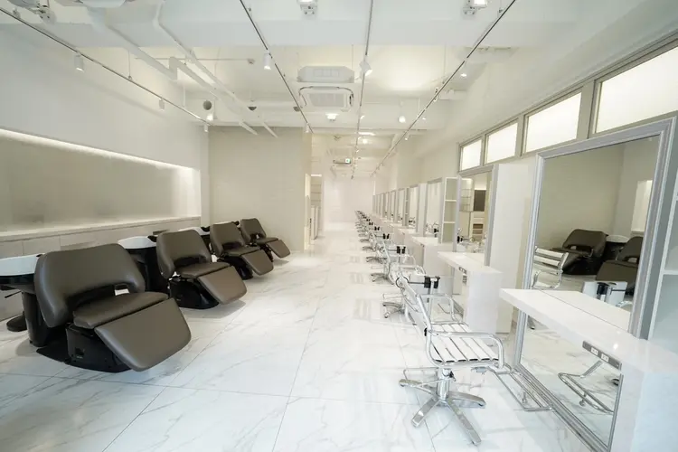 NYNY 垂水店の内観・外観1