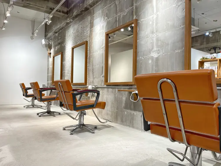 PEDALの内観・外観2