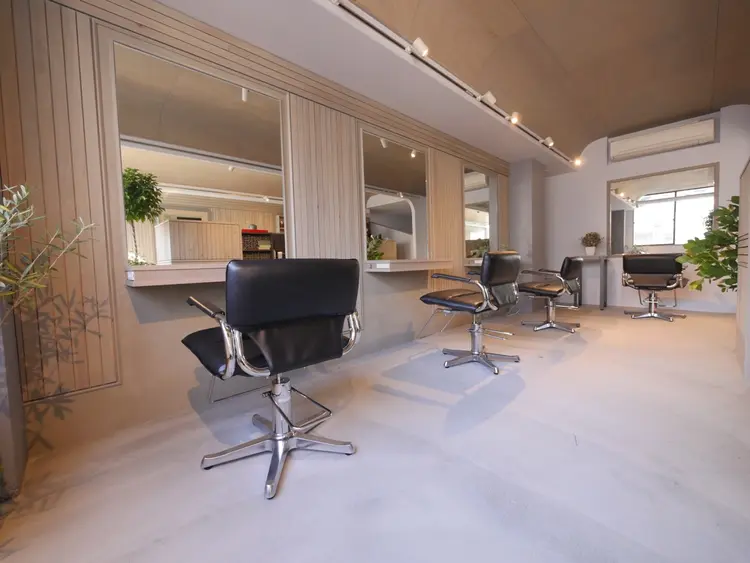 Hair&Spa LikkleMore【リコモ】上野御徒町の内観・外観1