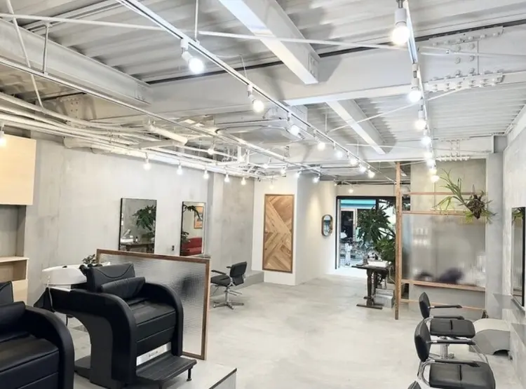 hugeの内観・外観1