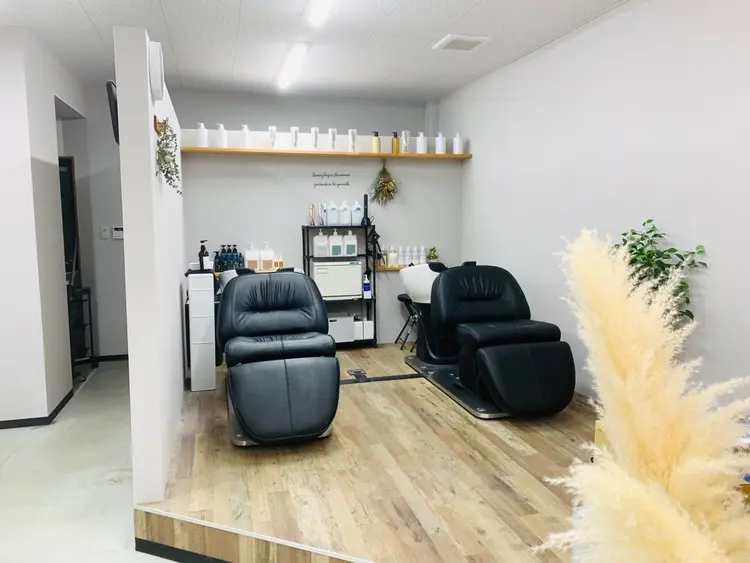 髪質改善Colors cafe plus伊勢崎田部井店の内観・外観2