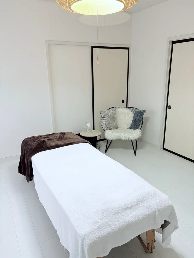 毛穴悩み専門サロン threeの内観・外観3