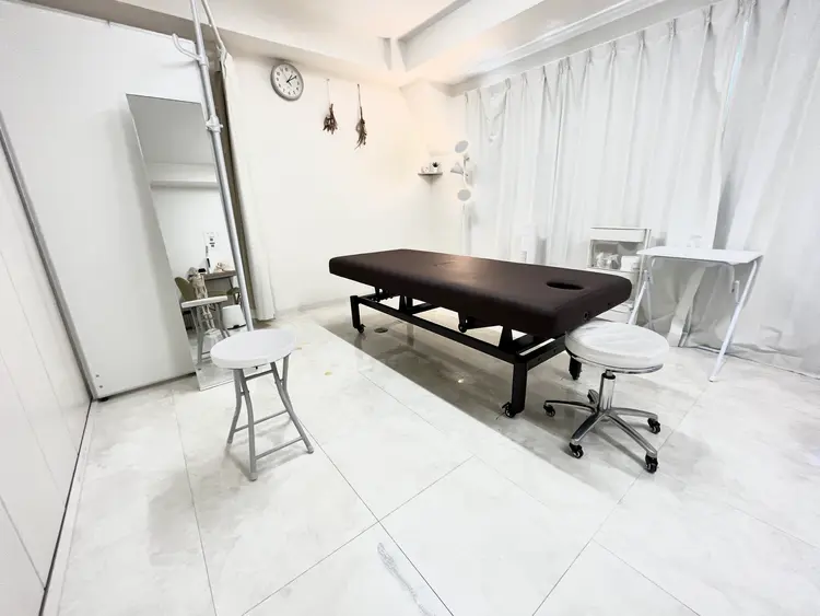 【小顔矯正専門】美容整体 小顔smileの内観・外観1