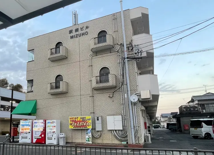 毛穴悩み専門サロン threeの内観・外観2