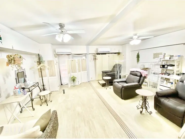 eyenailの内観・外観1