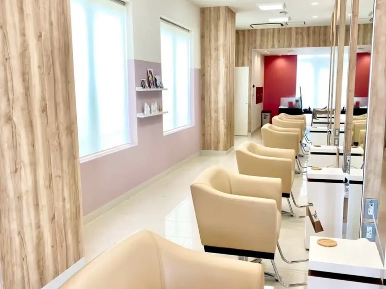 FIGARO Ribute 登美ケ丘店の内観・外観1