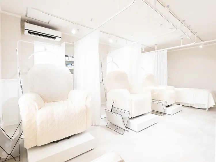 Cher《シェール》【LEDエクステ・まつげパーマ・アイブロウ・エステ・ネイル】の内観・外観1