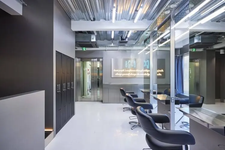 iki  OMOTESANDOの内観・外観1