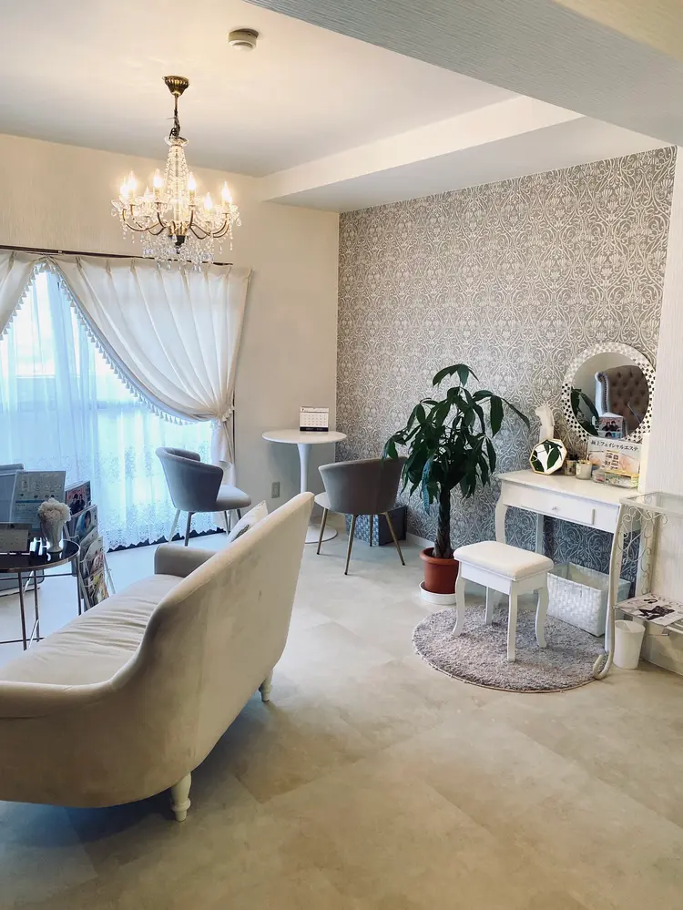 脱毛エステティックサロンviviの内観・外観1