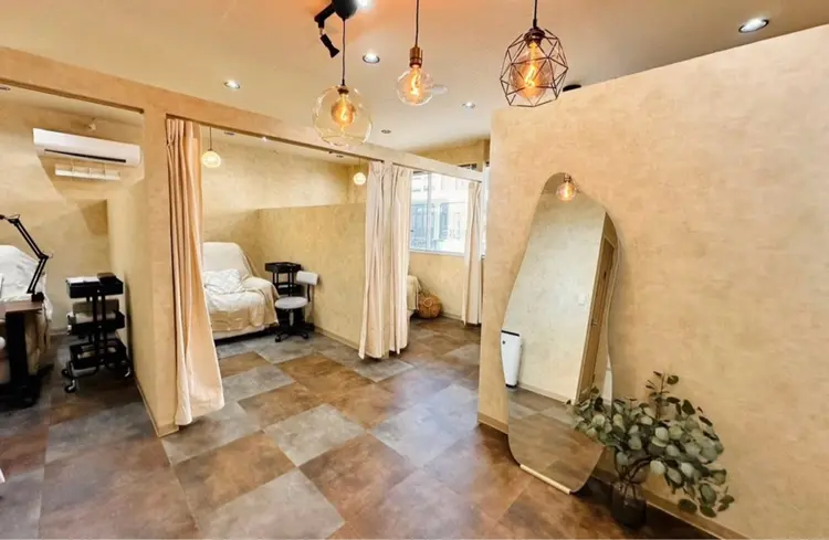 Crescent Eye&Nail(クレセントアイ）大橋店の内観・外観2