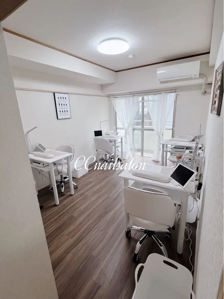 CCネイルサロンの内観・外観2